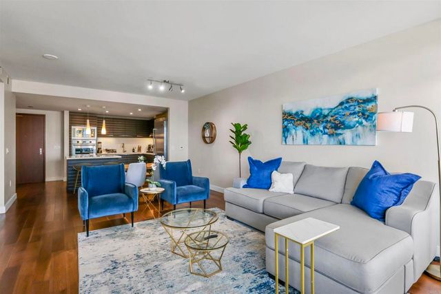 1325 Pacific Highway, San Diego, CA 92101