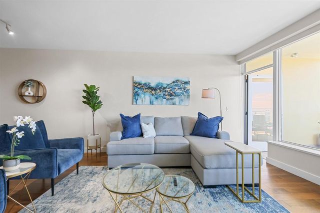 1325 Pacific Highway, San Diego, CA 92101