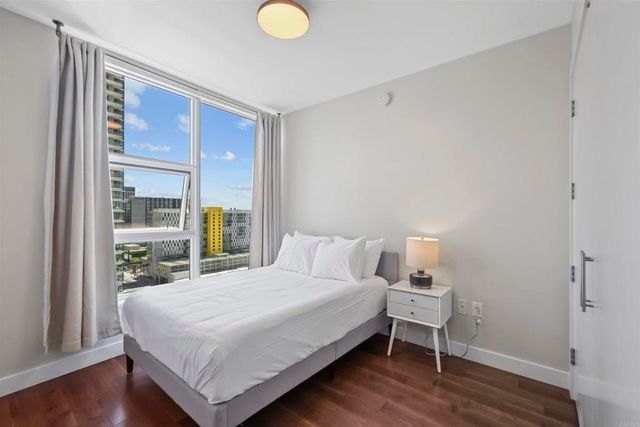 1325 Pacific Highway, San Diego, CA 92101