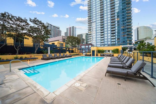 1325 Pacific Highway, San Diego, CA 92101