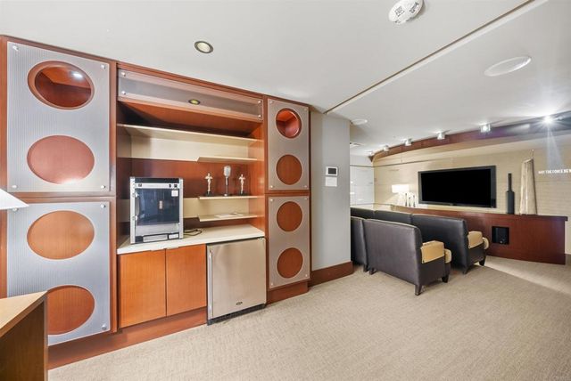 1325 Pacific Highway, San Diego, CA 92101