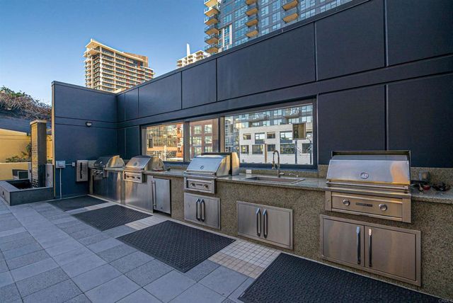 1325 Pacific Highway, San Diego, CA 92101