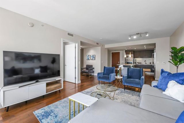 1325 Pacific Highway, San Diego, CA 92101