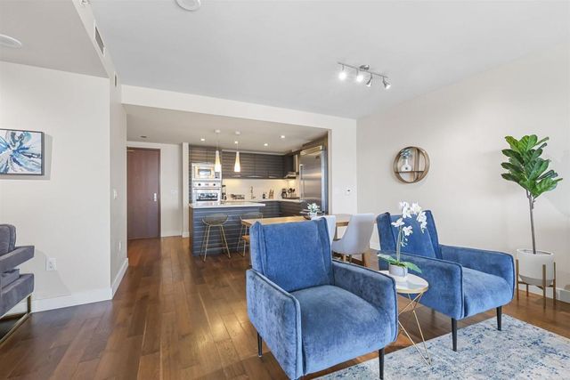 1325 Pacific Highway, San Diego, CA 92101