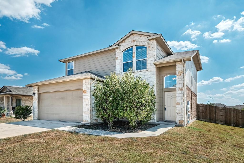 100 Northern Flicker ST, Kyle, TX 78640