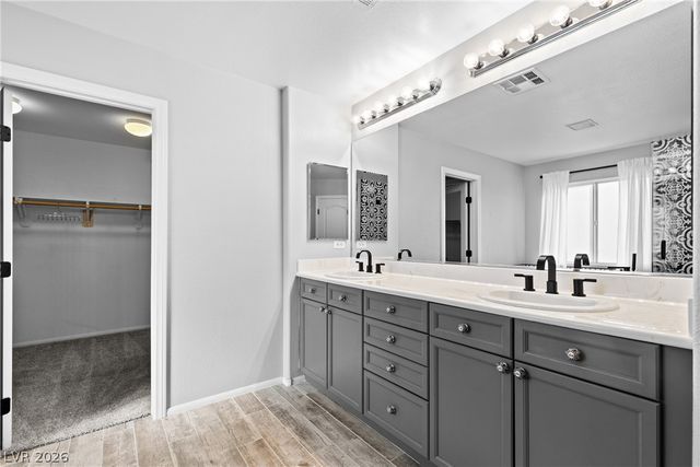 10003 Bayberry Bend Street, Las Vegas, NV 89178