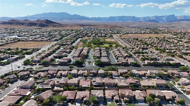 10003 Bayberry Bend Street, Las Vegas, NV 89178