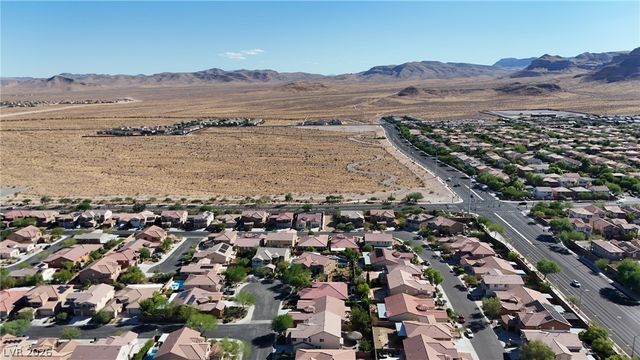 10003 Bayberry Bend Street, Las Vegas, NV 89178