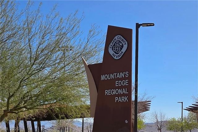 10003 Bayberry Bend Street, Las Vegas, NV 89178