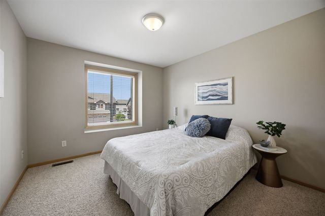172 S Park Ridge Road, North Liberty, IA 52317