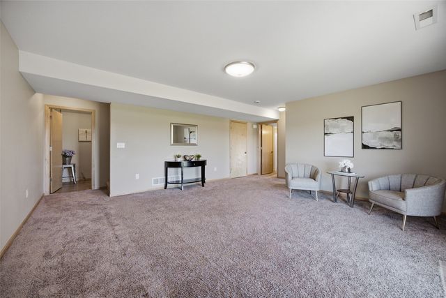172 S Park Ridge Road, North Liberty, IA 52317