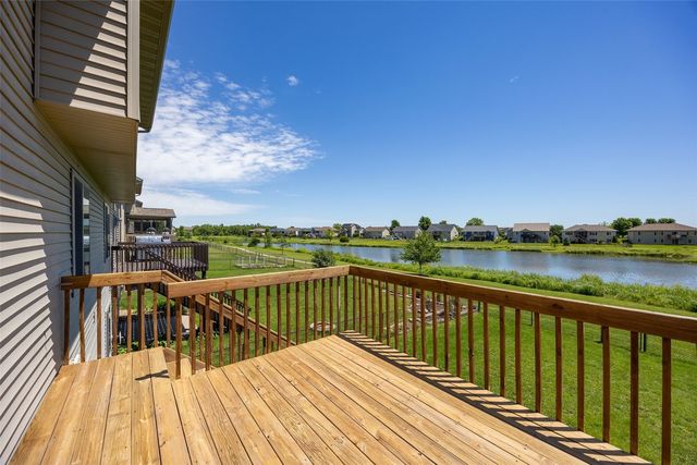 172 S Park Ridge Road, North Liberty, IA 52317