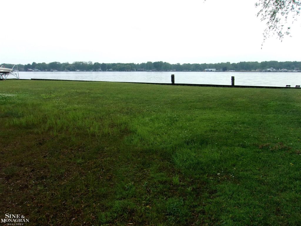 00000 N Channel Drive, Harsens Island, MI 48028