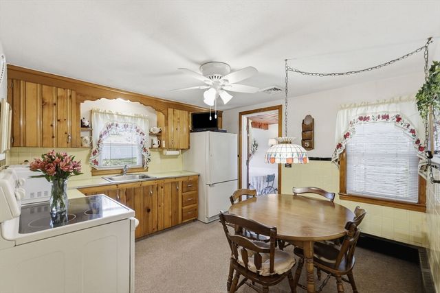 20 Bourbeau St, Chicopee, MA 01020