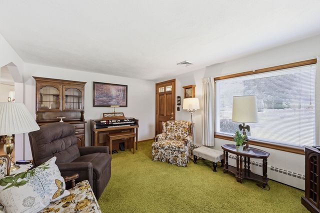 20 Bourbeau St, Chicopee, MA 01020