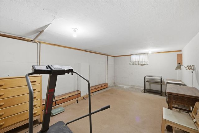 20 Bourbeau St, Chicopee, MA 01020