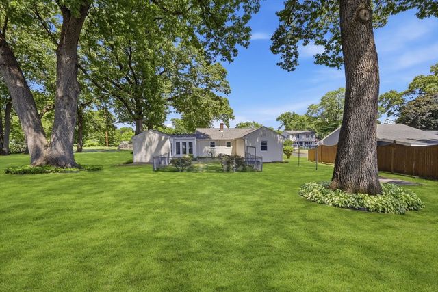 20 Bourbeau St, Chicopee, MA 01020