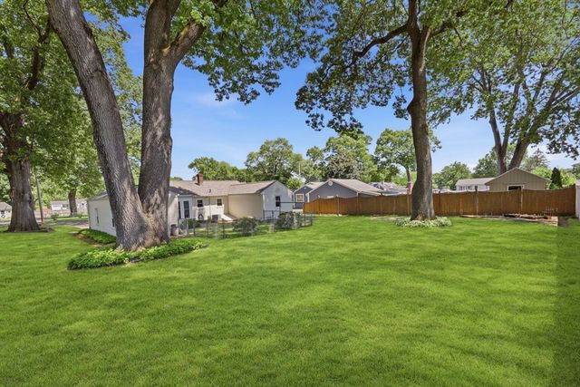 20 Bourbeau St, Chicopee, MA 01020