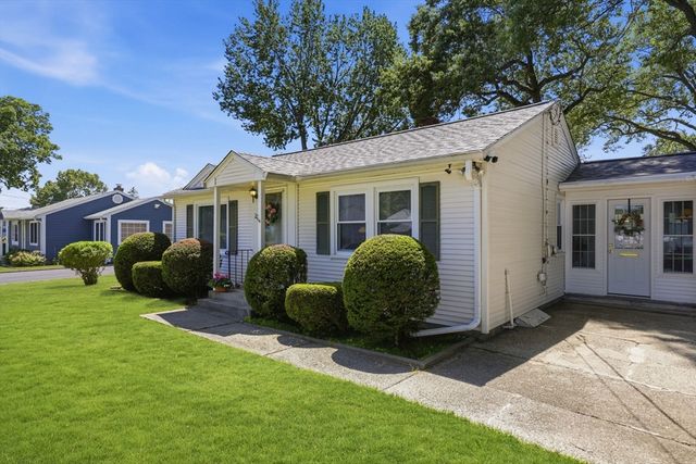 20 Bourbeau St, Chicopee, MA 01020