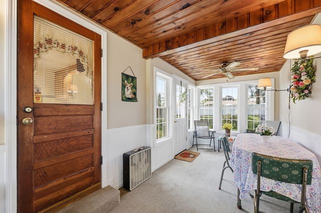 20 Bourbeau St, Chicopee, MA 01020