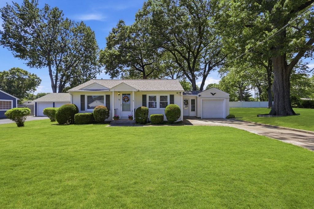 20 Bourbeau St, Chicopee, MA 01020