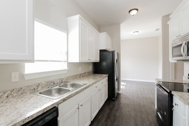 1633 Mockingbird Lane, Desoto, TX 75115