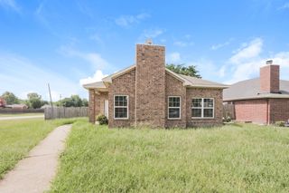 1633 Mockingbird Lane, Desoto, TX 75115