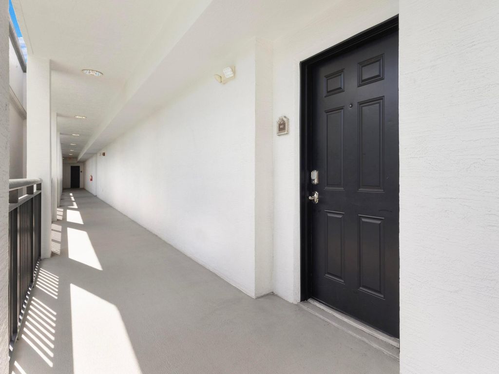 1690 Renaissance Commons Boulevard, Boynton Beach, FL 33426