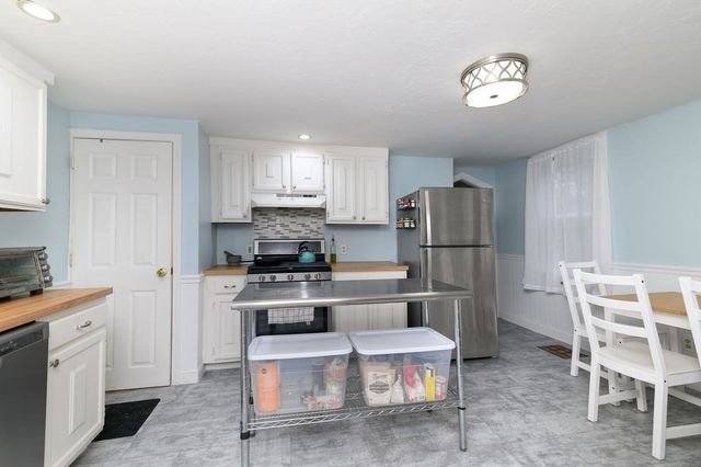 76 Scotch Pond Place 76, Quincy, MA 02169