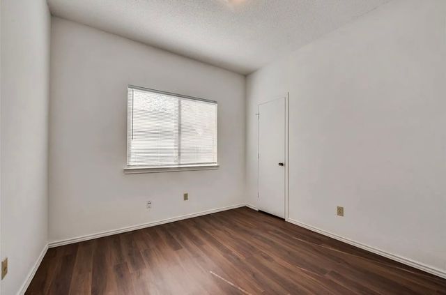 812 Melville Drive, Arlington, TX 76015