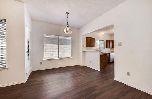 812 Melville Drive, Arlington, TX 76015