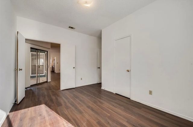 812 Melville Drive, Arlington, TX 76015