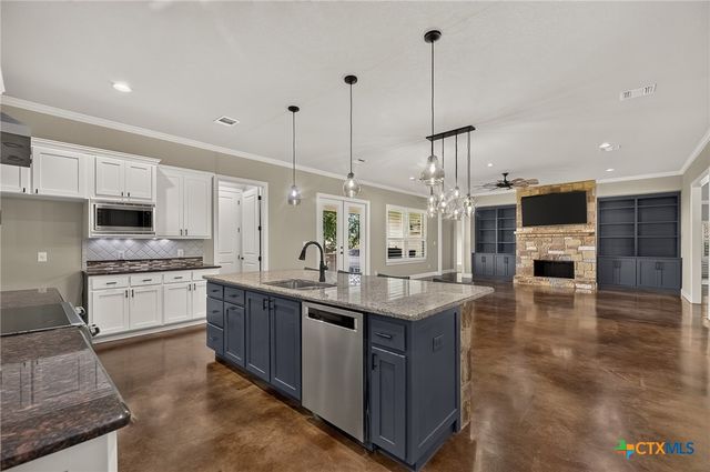 1424 Decanter Drive, New Braunfels, TX 78132