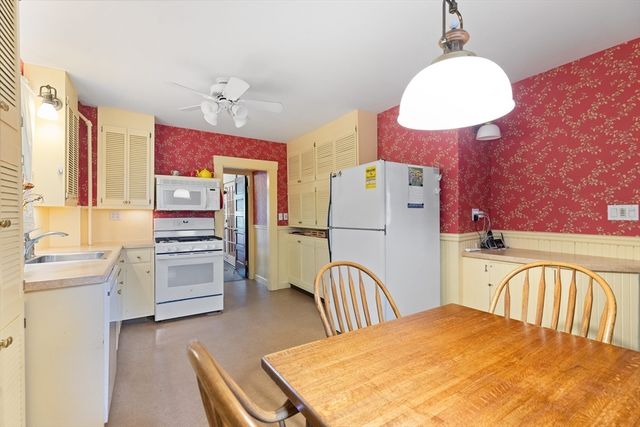 17 Oak Knoll, Arlington, MA 02476