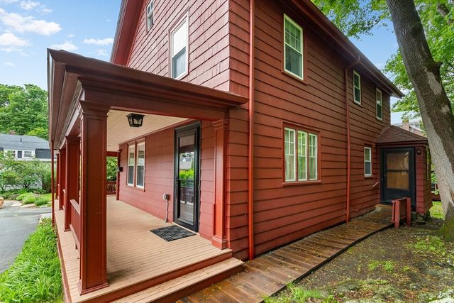 17 Oak Knoll, Arlington, MA 02476