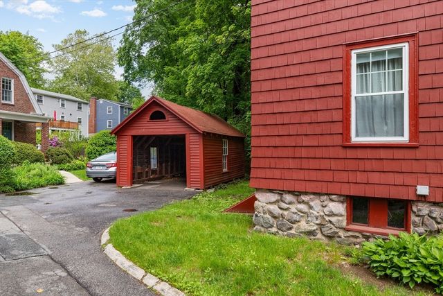 17 Oak Knoll, Arlington, MA 02476