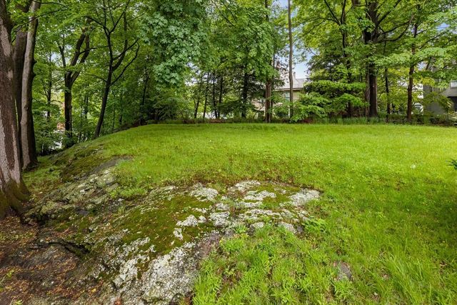 17 Oak Knoll, Arlington, MA 02476