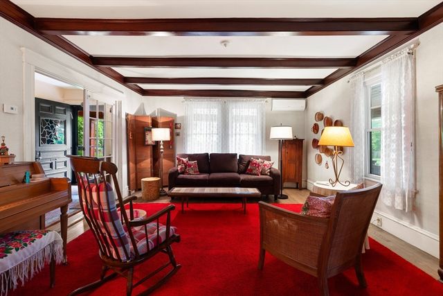 17 Oak Knoll, Arlington, MA 02476