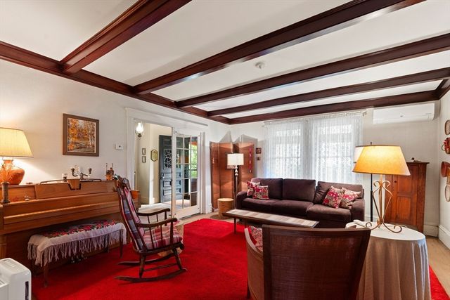 17 Oak Knoll, Arlington, MA 02476