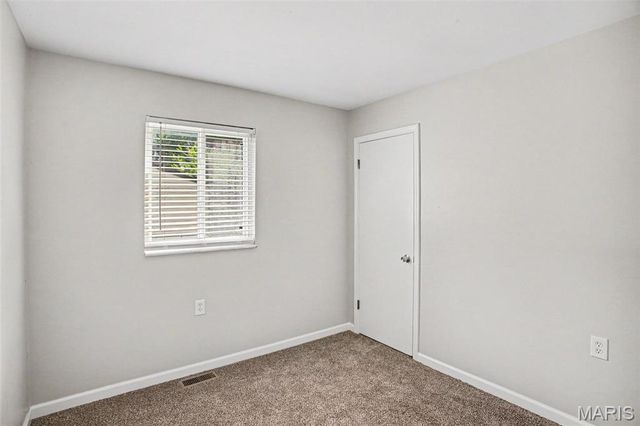 2737 Essex Street, St Charles, MO 63301