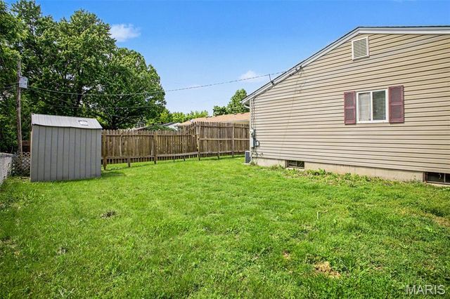 2737 Essex Street, St Charles, MO 63301