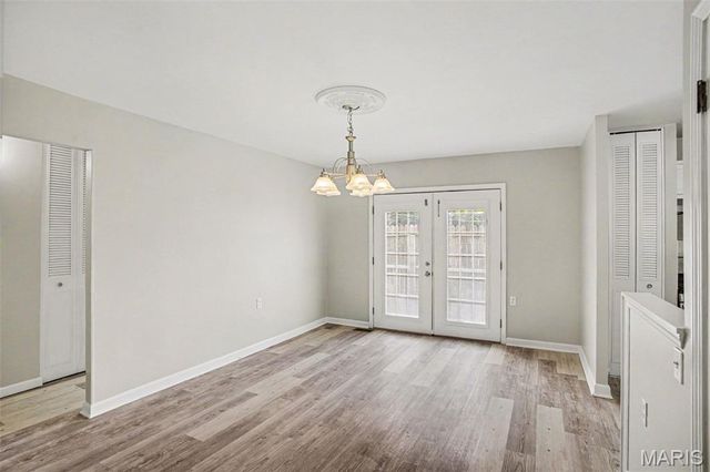 2737 Essex Street, St Charles, MO 63301