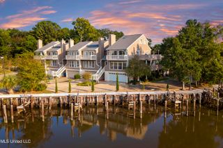 717 Bienville Boulevard, B5, Ocean Springs, MS 39564