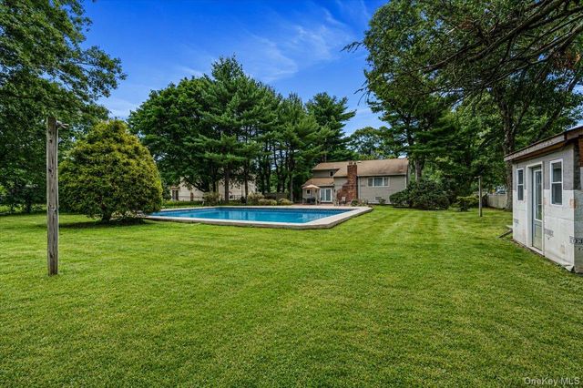 68 Butterfield Drive, Greenlawn, NY 11740
