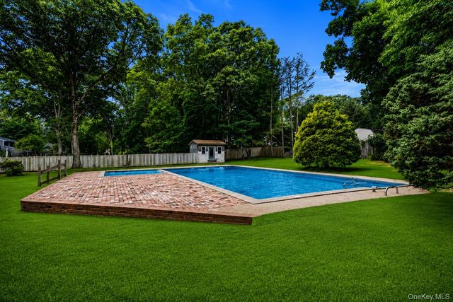 68 Butterfield Drive, Greenlawn, NY 11740