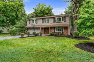 68 Butterfield Drive, Greenlawn, NY 11740