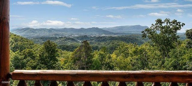 1851 Starr Street, Sevierville, TN 37876