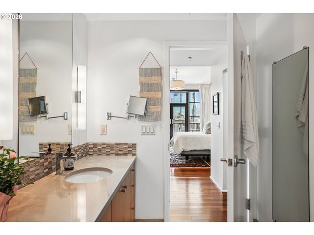 333 Nw 9TH Ave 1307, Portland, OR 97209