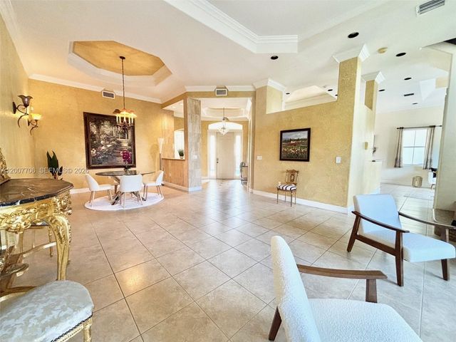 1141 Waterside Ln, Hollywood, FL 33019