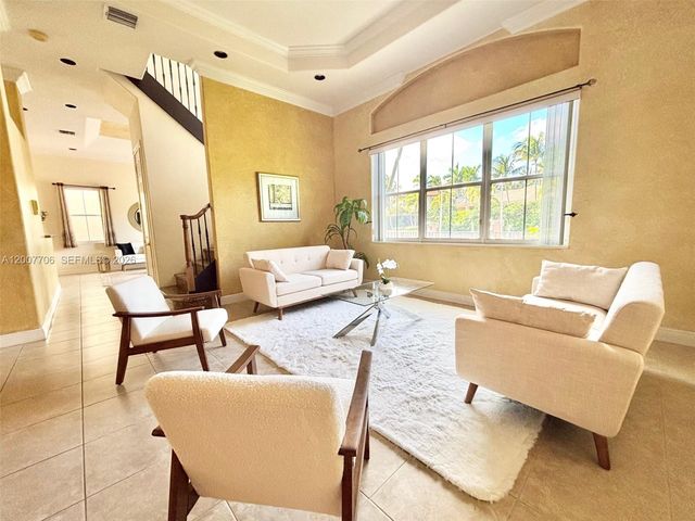 1141 Waterside Ln, Hollywood, FL 33019